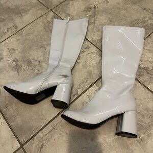 White Go-Go Boots - Size 7